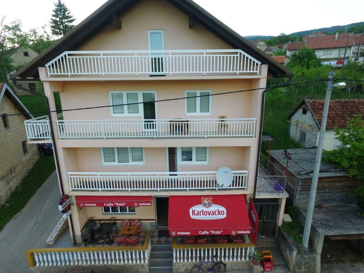 Apartman Malekin Apartment Prozor Exterior photo